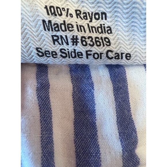 French Laundry Women's Top Sz LG Perfect Summer Top Button Details Preppy - Picture 4 of 6